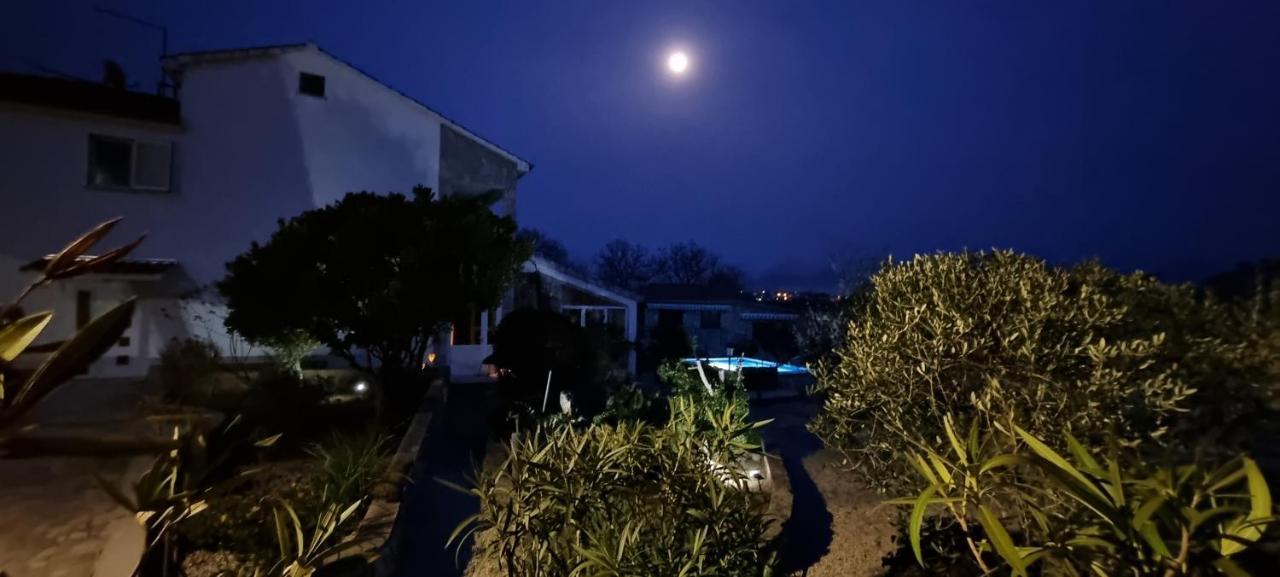 Villa Rossi Brzac エクステリア 写真